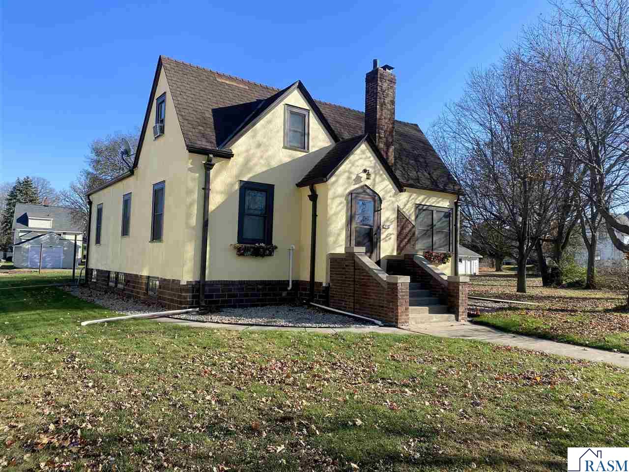 718 N 6th Street Saint James MN 56081 7038017 image1