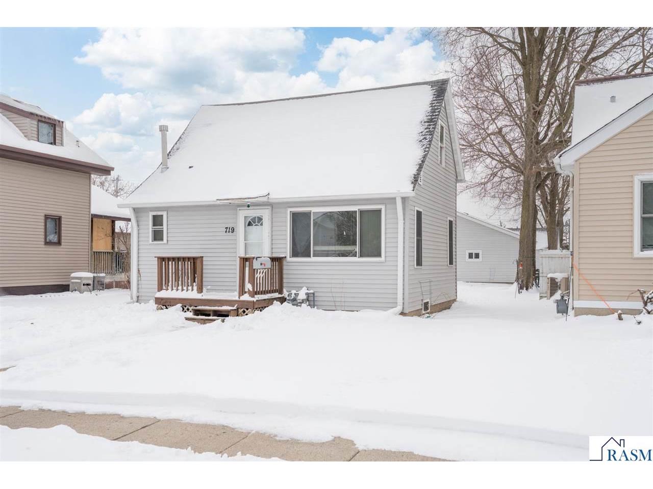 719 Nicollet Avenue North Mankato MN 56003 7039667 image1