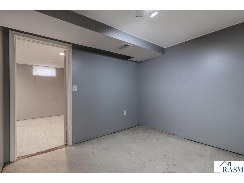 725 S Minnesota Street New Ulm MN 56073 267040463 image33