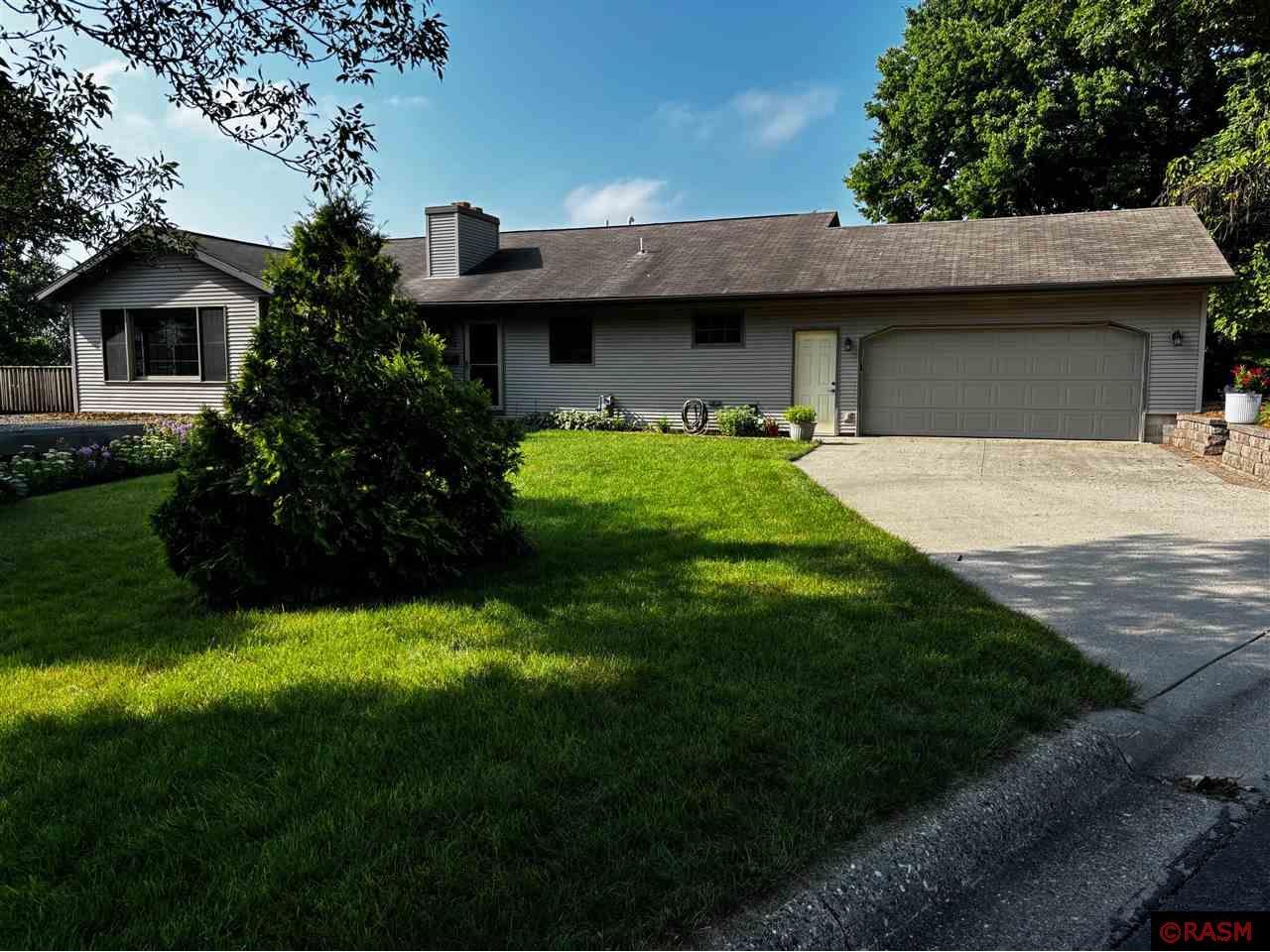 736 Valley View Road Saint Peter MN 56082 7035766 image1