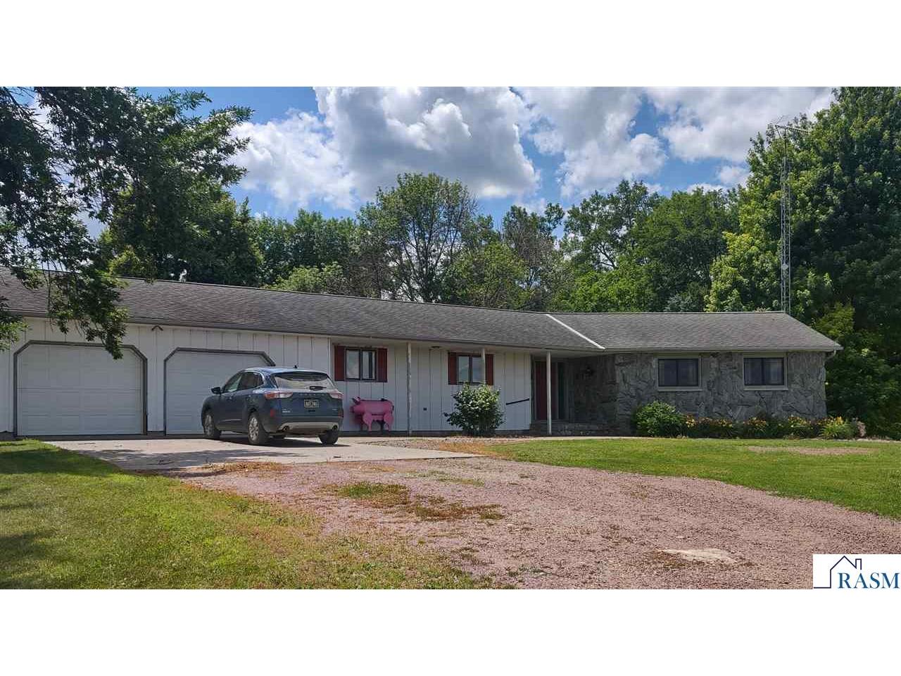 737 40th Street Dunnell MN 56127 267040706 image1