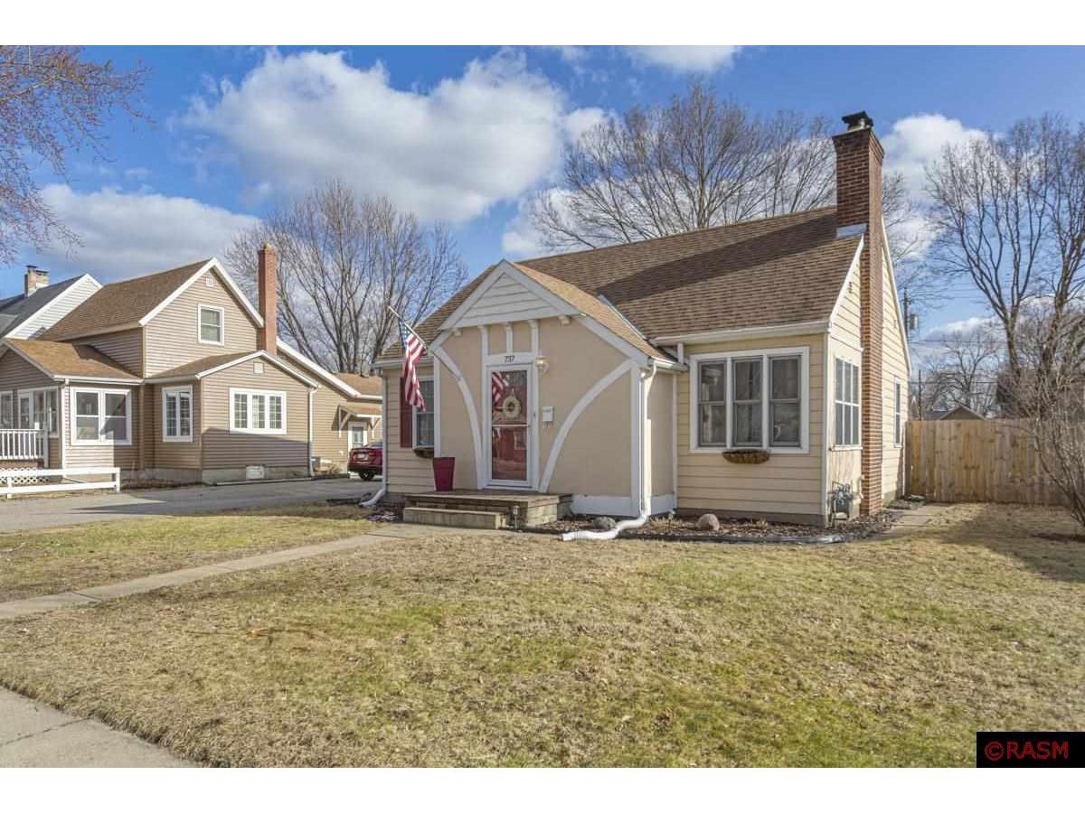 737 Belgrade Avenue North Mankato MN 56003 7037069 image1