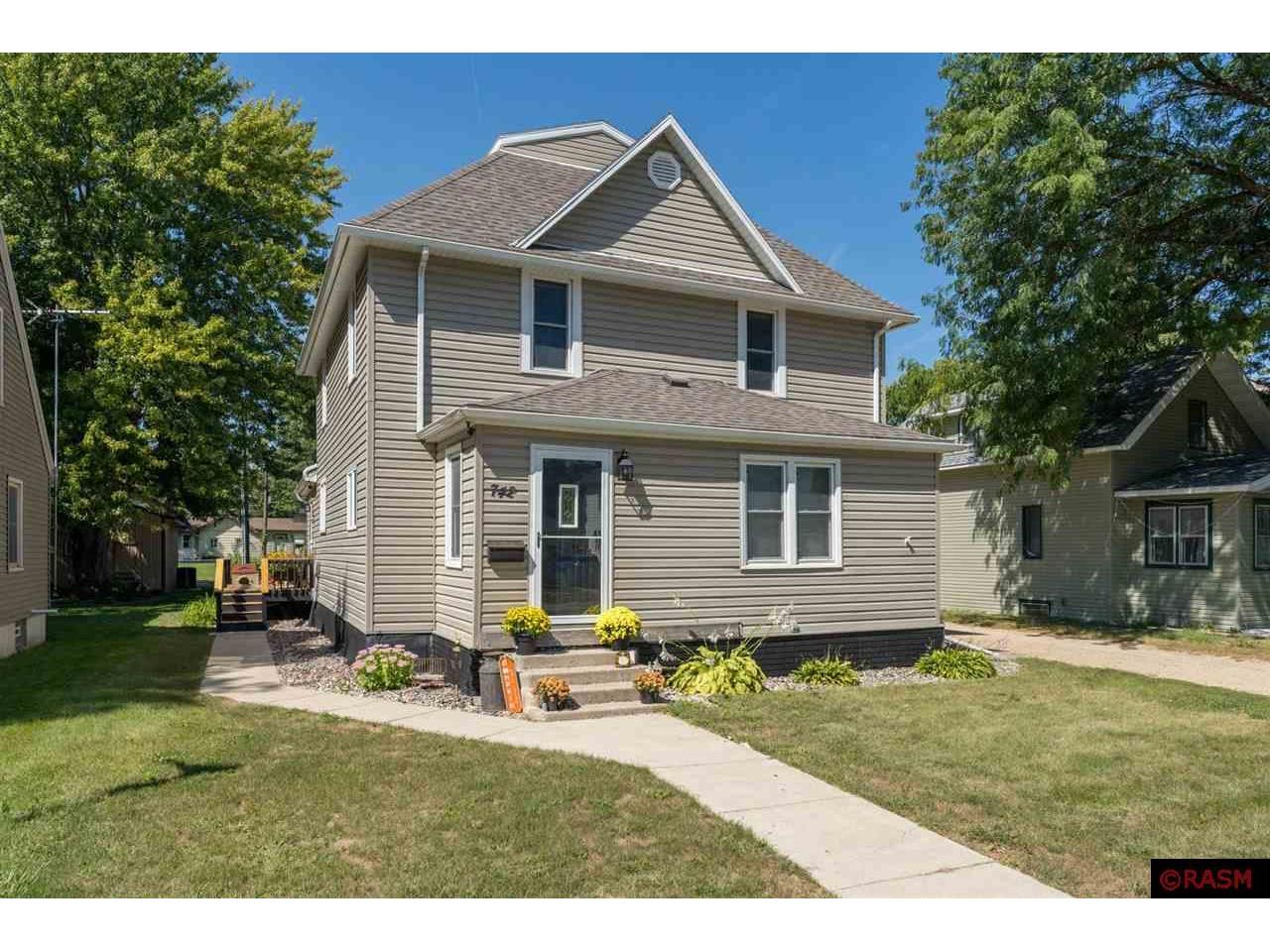 742 SW 2nd Avenue Wells MN 56097 7037853 image1