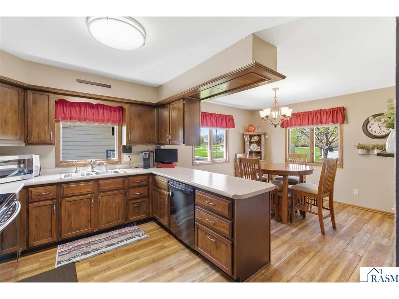 802 1st St SW Madelia MN 56062 7040170 image12