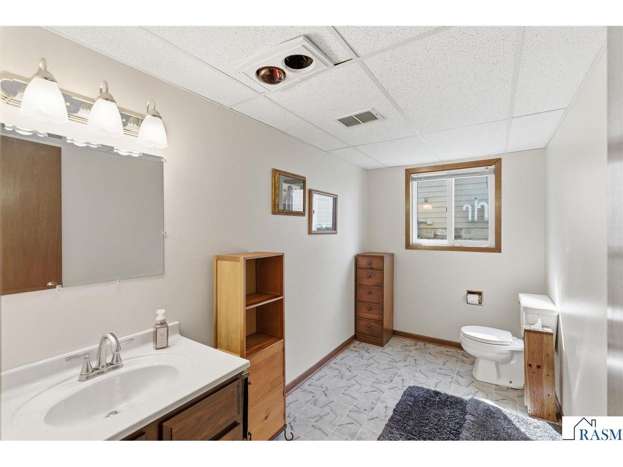802 1st St SW Madelia MN 56062 7040170 image21