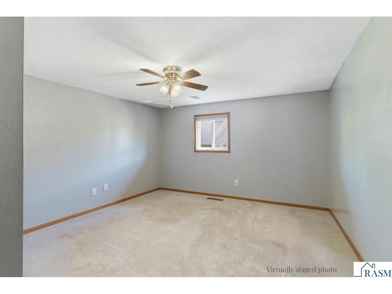 802 1st St SW Madelia MN 56062 7040170 image24