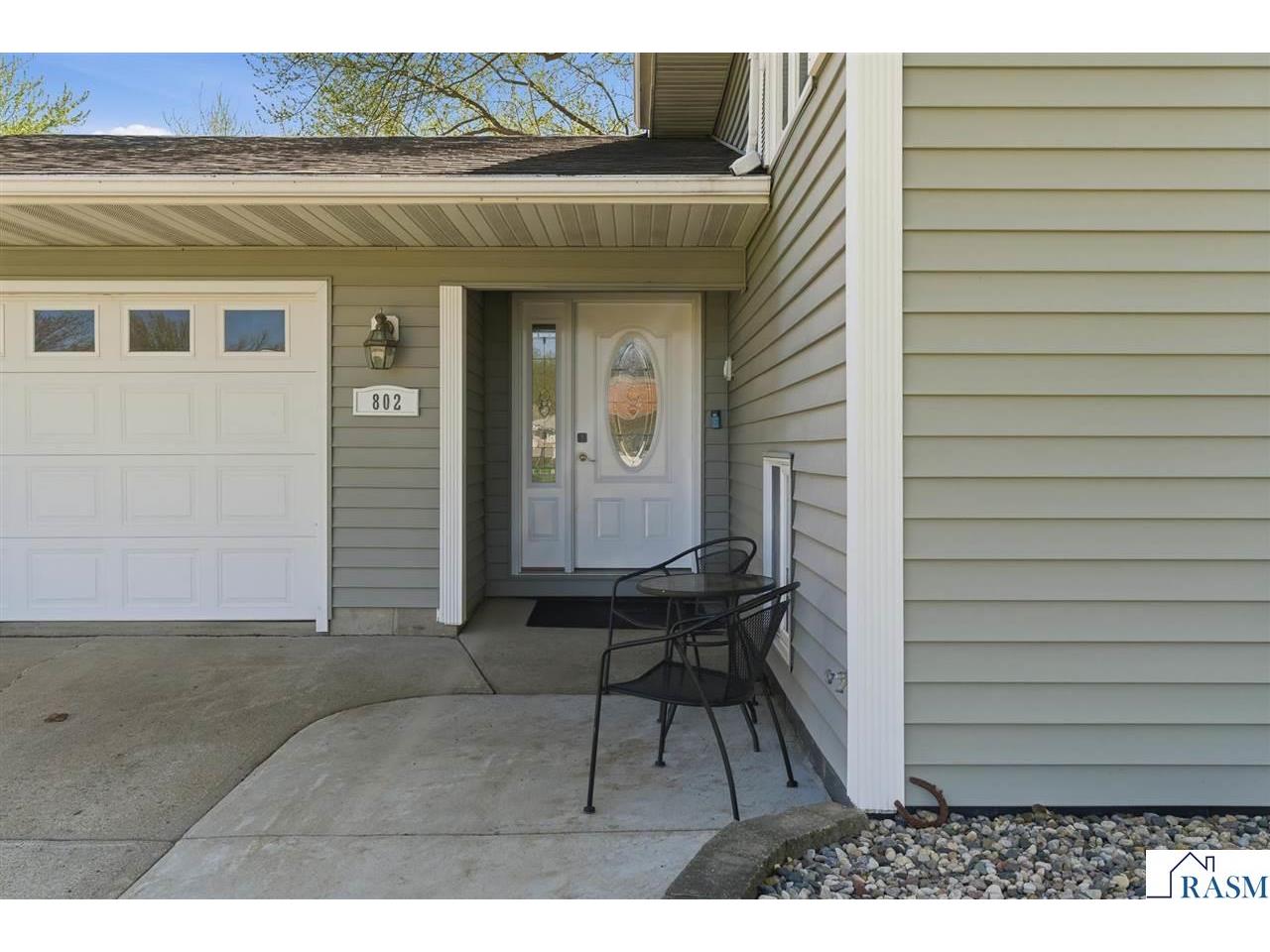 802 1st St SW Madelia MN 56062 7040170 image4