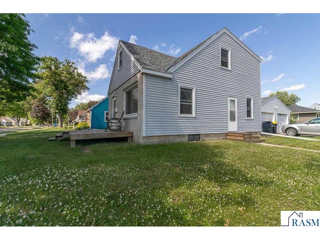 802 Center Street North Mankato MN 56003 267040648 image36