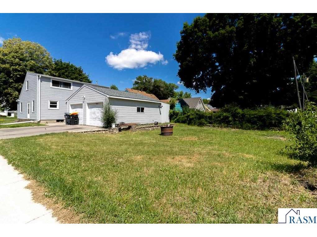 802 Center Street North Mankato MN 56003 267040648 image38
