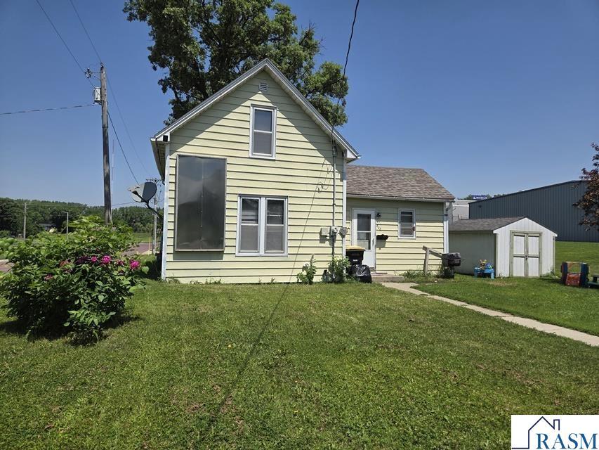 803 E 3rd Street Blue Earth MN 56013 267040462 image1