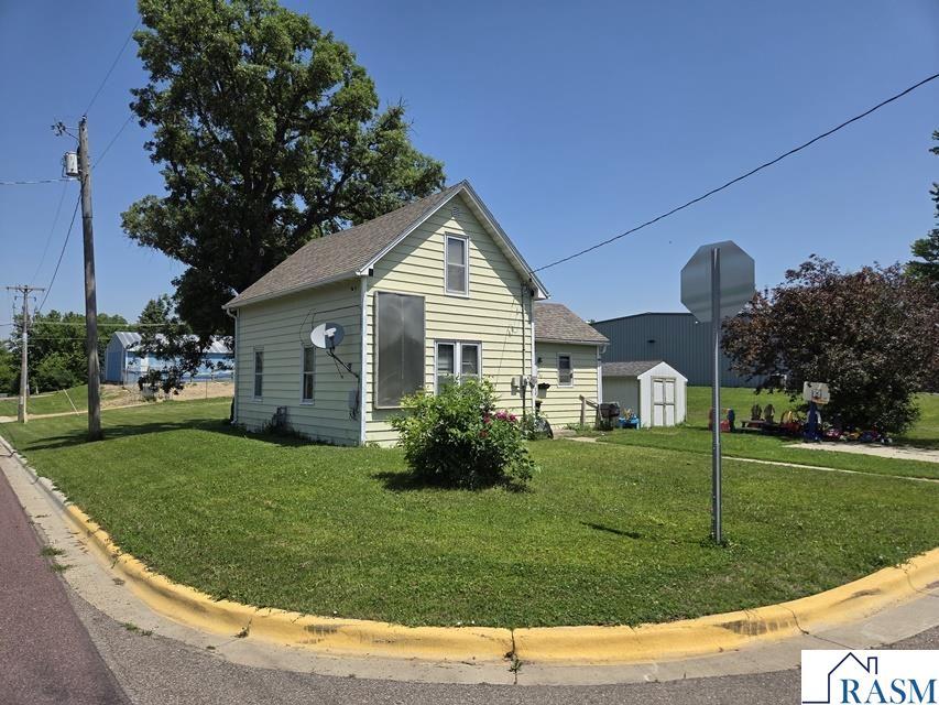 803 E 3rd Street Blue Earth MN 56013 267040462 image17