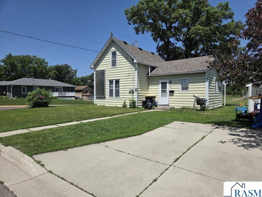 803 E 3rd Street Blue Earth MN 56013 267040462 image18