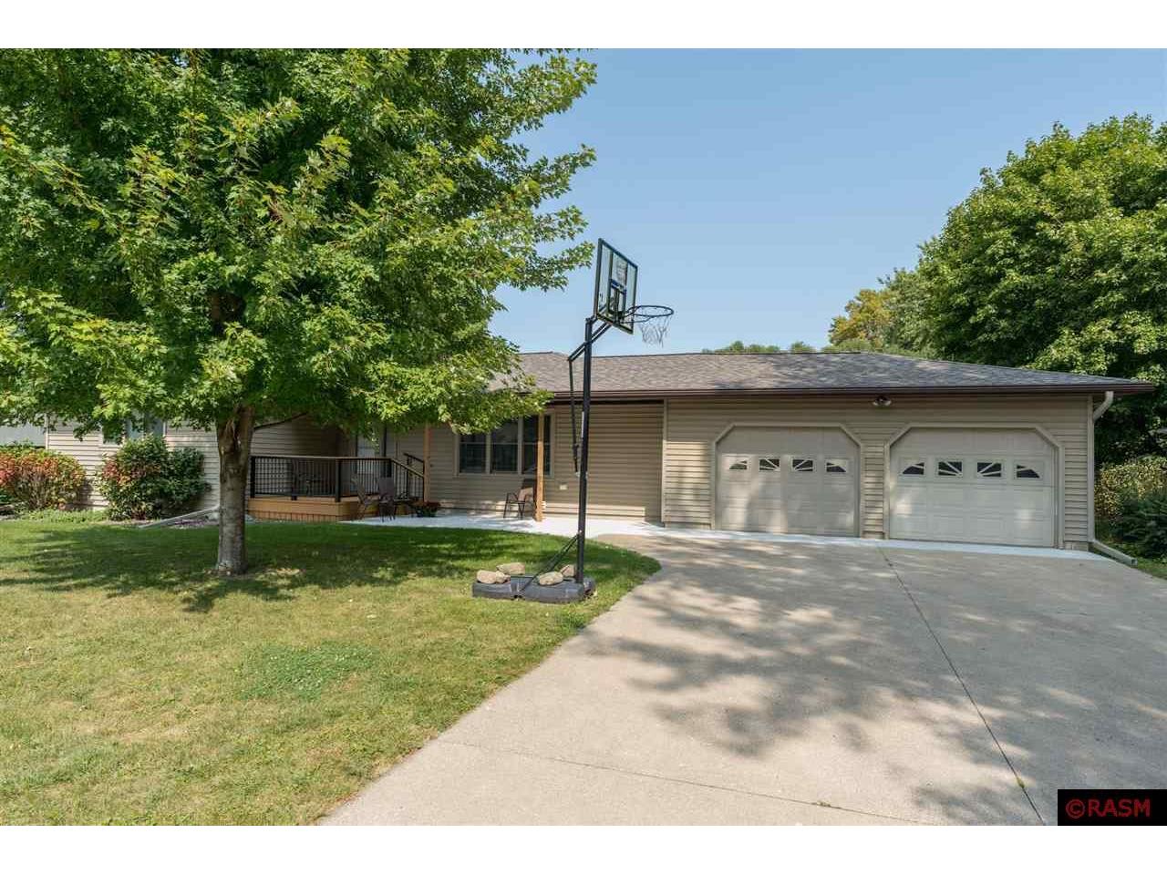 805 Circle Drive Wells MN 56097 7035890 image1