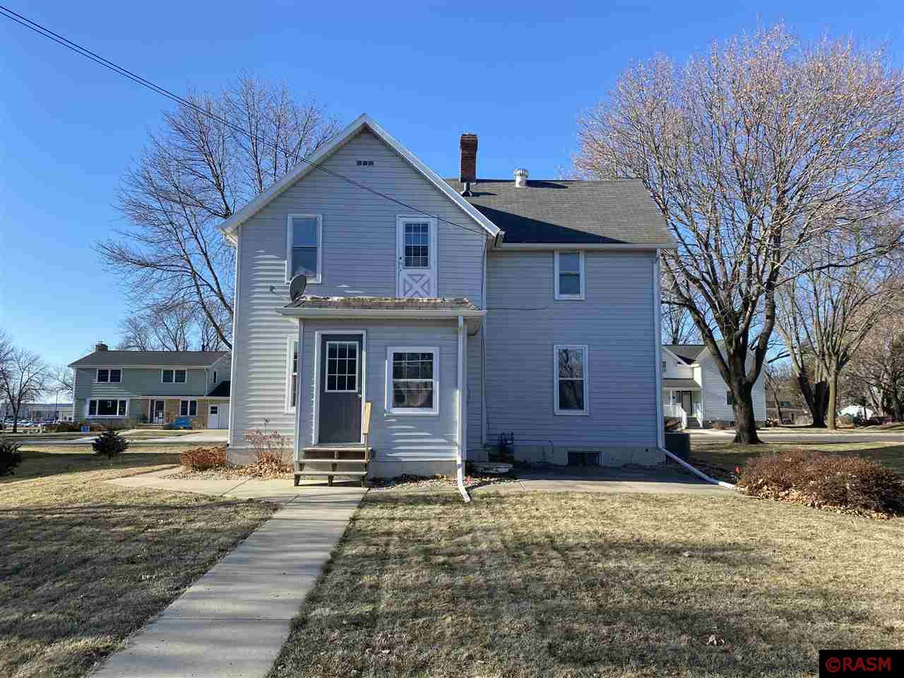 809 SW 2nd Avenue, Sleepy Eye, MN 56085 MLS 7025967 Edina Realty