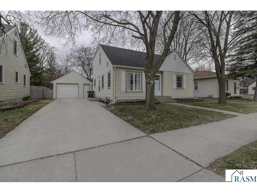 815 Center Street North Mankato MN 56003 7039918 image1