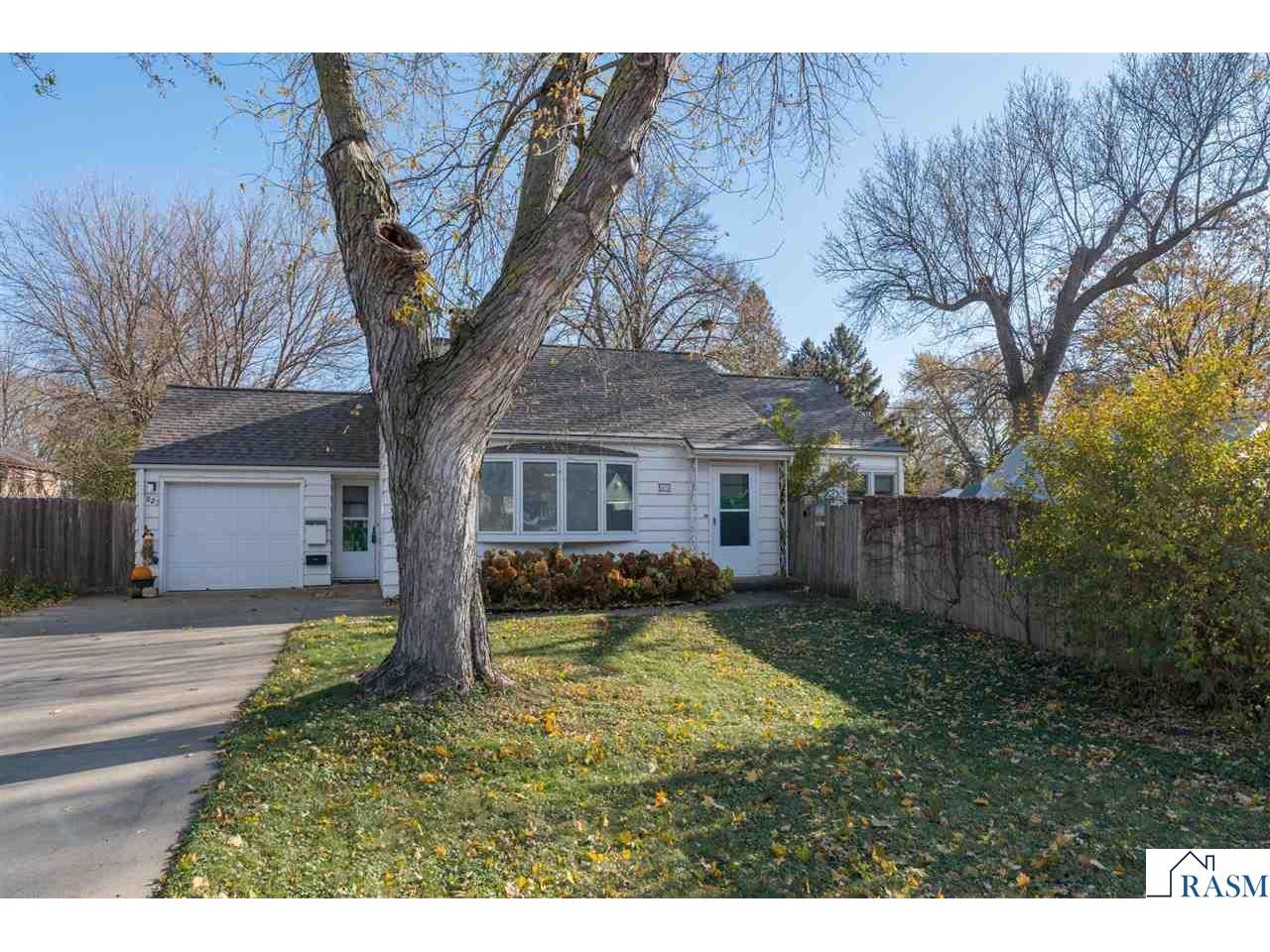 825 Carney Avenue Mankato MN 56001 7039090 image1