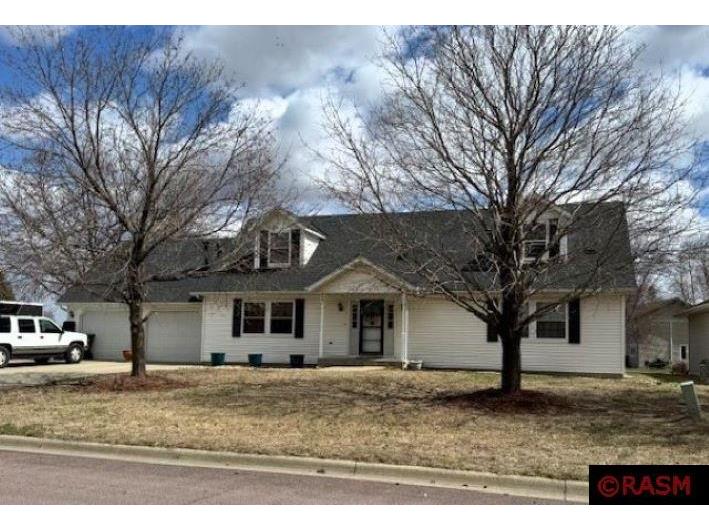 825 Spruce Place Saint Peter MN 56082 7037176 image1