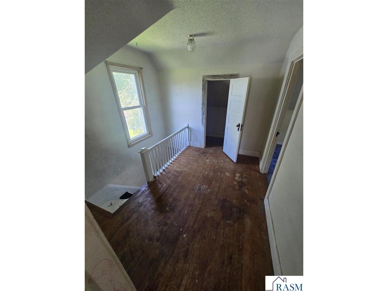 826 S 6th Avenue Saint James MN 56081 267040880 image14