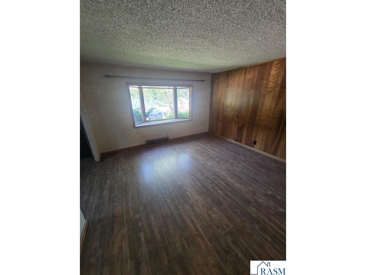 826 S 6th Avenue Saint James MN 56081 267040880 image6
