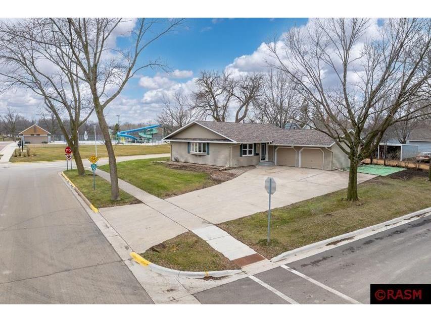 834 S Main Street Blue Earth MN 56013 7034624 image1