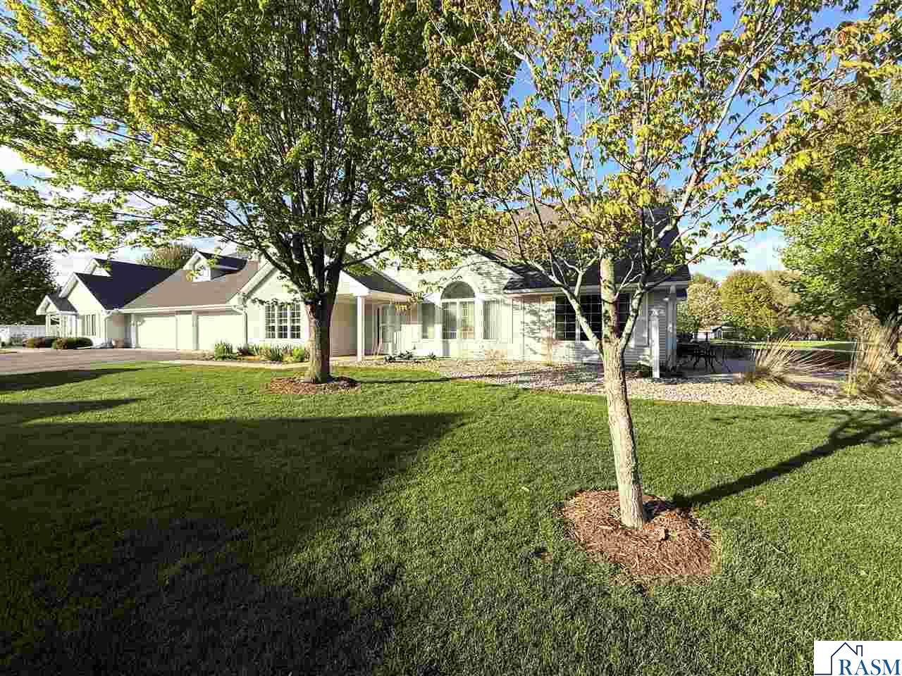 909 Cottonwood New Ulm MN 56073 7040401 image1