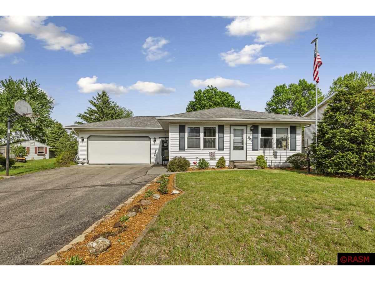 909 N 4th Street Saint Peter MN 56082 7037486 image1