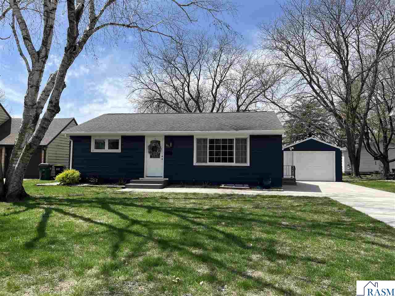 914 S 3rd Street Saint James MN 56081 7037357 image1