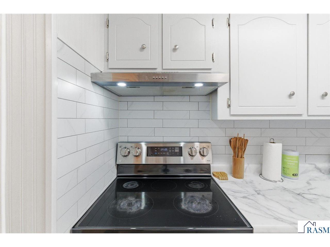 916 N Armstrong Boulevard Saint James MN 56081 7039928 image11