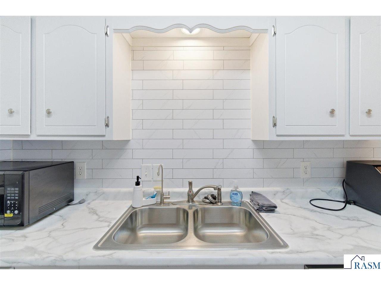 916 N Armstrong Boulevard Saint James MN 56081 7039928 image12