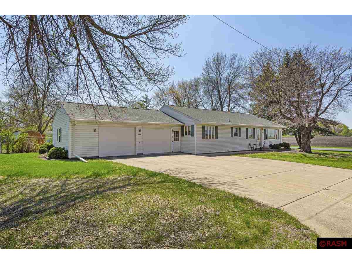 917 Court Avenue Gaylord MN 55334 7037374 image1
