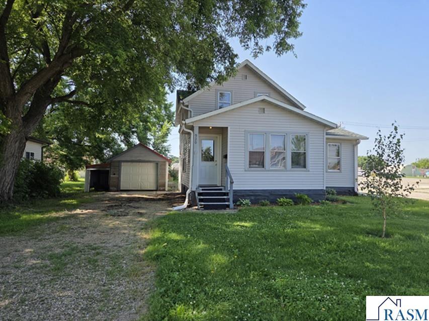 920 E 6th Street Blue Earth MN 56013 7037980 image1