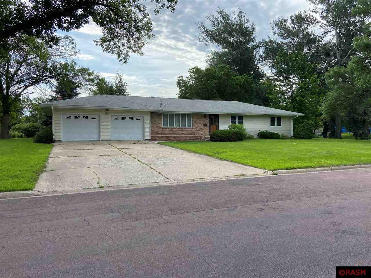 920 N 3rd Street Saint James MN 56081 7035315 image1