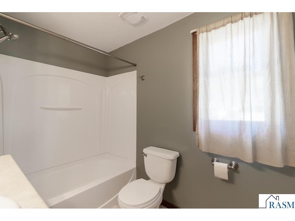 921 S Jefferson Street New Ulm MN 56073 267040888 image18