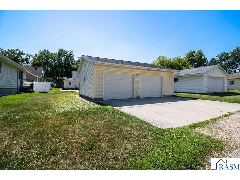 921 S Jefferson Street New Ulm MN 56073 267040888 image34