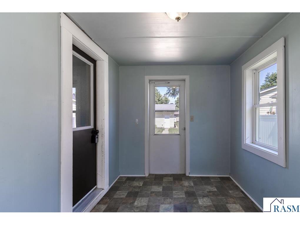 921 S Jefferson Street New Ulm MN 56073 267040888 image4