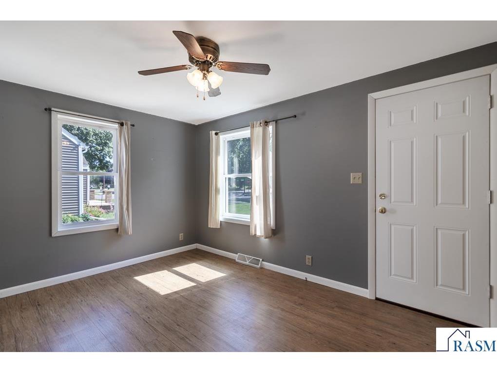 921 S Jefferson Street New Ulm MN 56073 267040888 image8