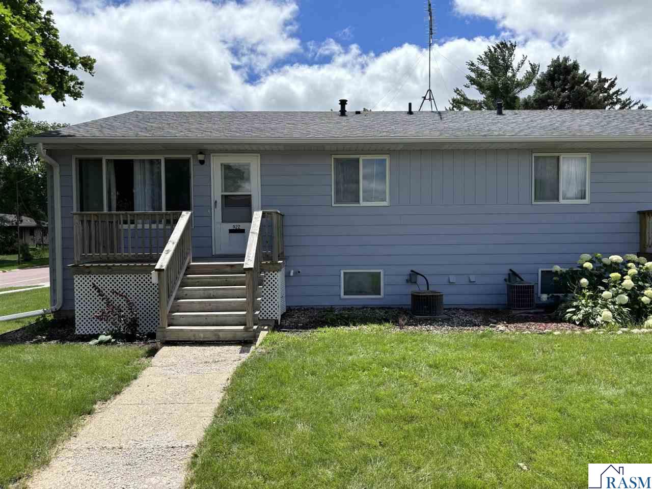 922 N 10th Avenue Avenue Saint James MN 56081 7035327 image1