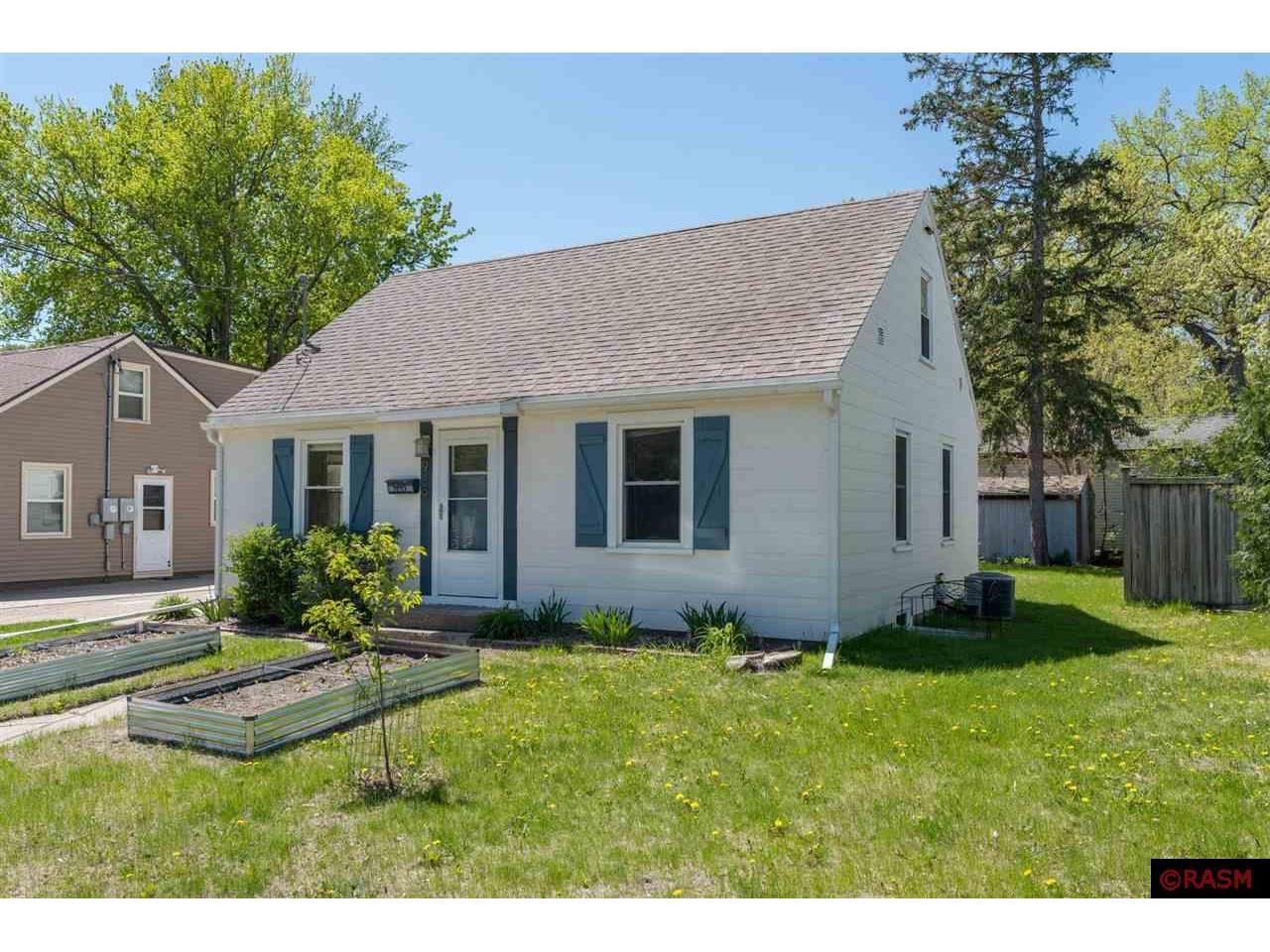 939 Center Street North Mankato MN 56003 7037423 image1