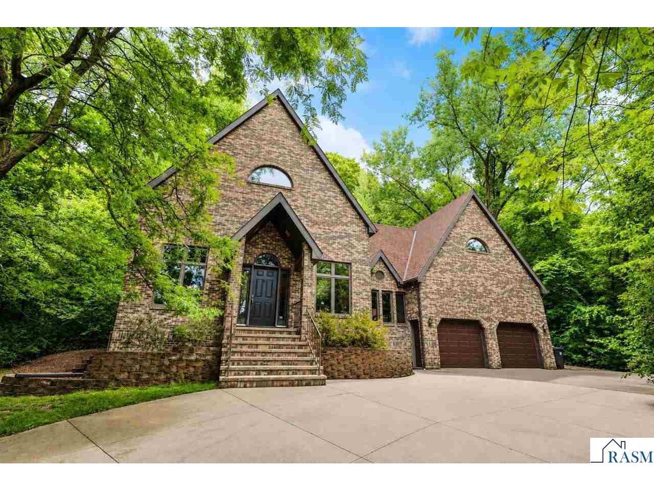 950 Belvista Drive North Mankato MN 56003 267040765 image1