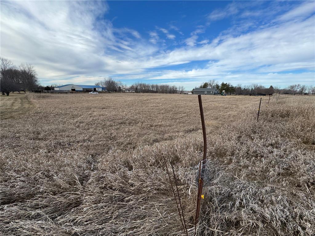 000 Matthew Drive Windom MN 56101 6491661 image1