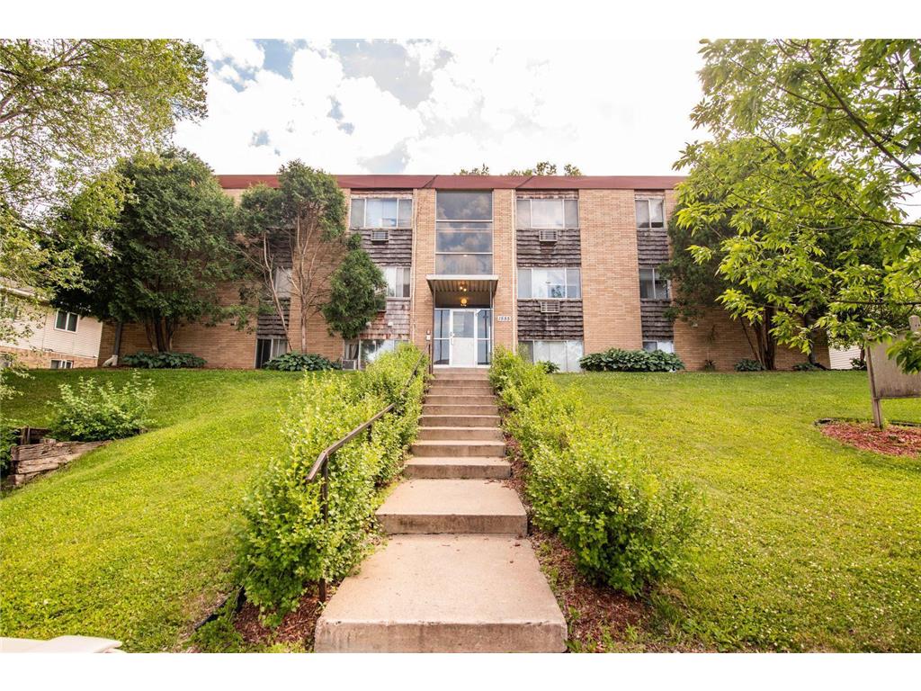 1 1555 Willis Avenue 6, Saint Paul, MN 55075 MLS 6263157 Edina Realty