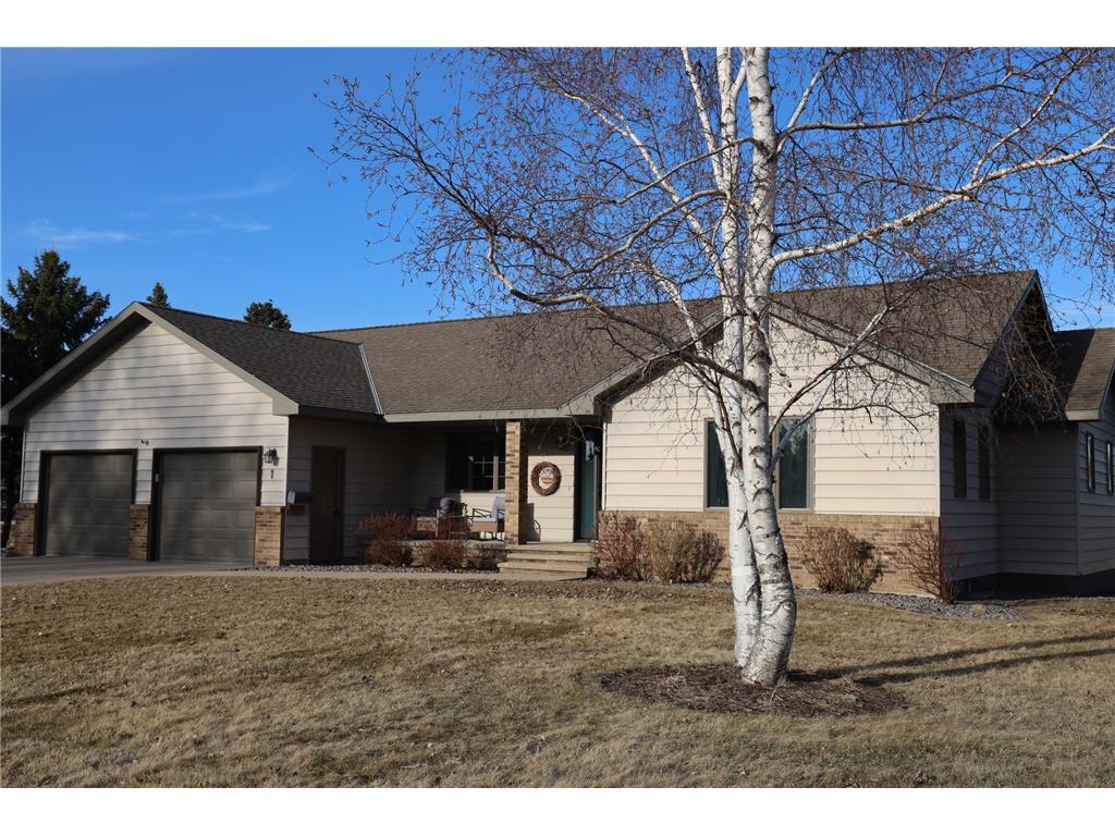 1 1st Avenue Morris MN 56267 6686045 image1