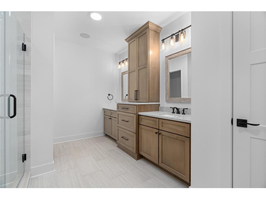 1 Hill Farm Road #205 North Oaks MN 55127 - Pleasant Lake 6563454 image8