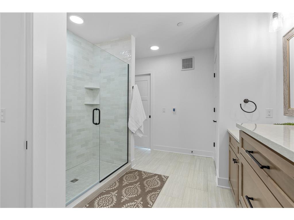 1 Hill Farm Road #210 North Oaks MN 55127 6688801 image24