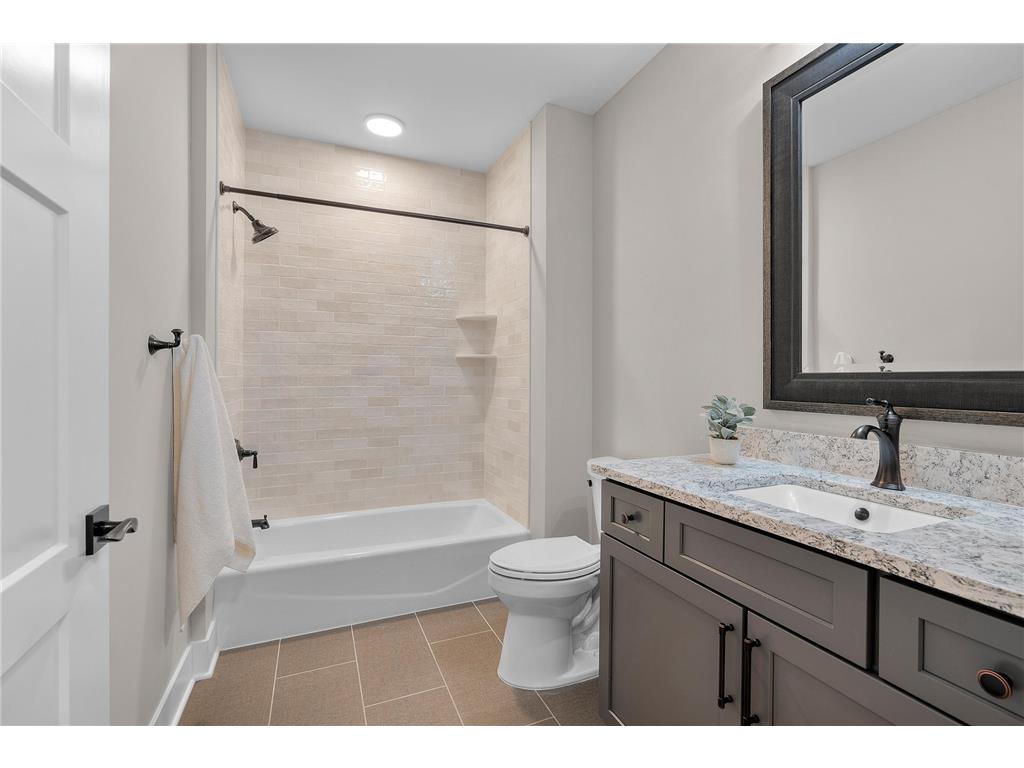 1 Hill Farm Road #210 North Oaks MN 55127 6688801 image27