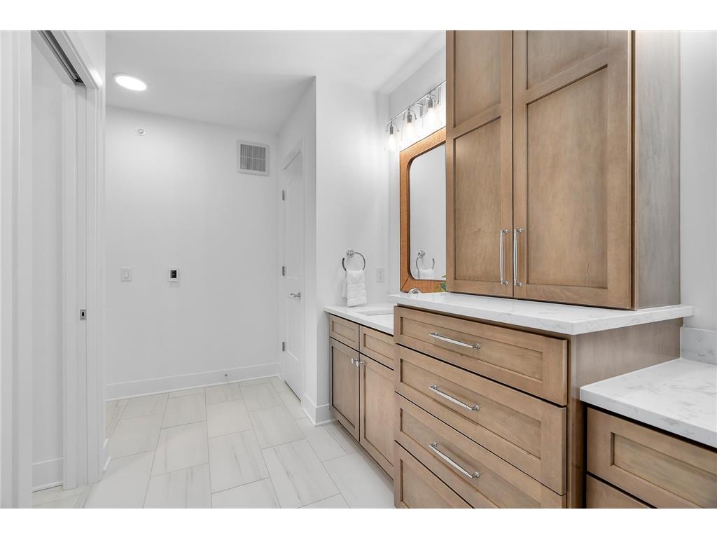 1 Hill Farm Road #302 North Oaks MN 55127 - Pleasant Lake 6785946 image21