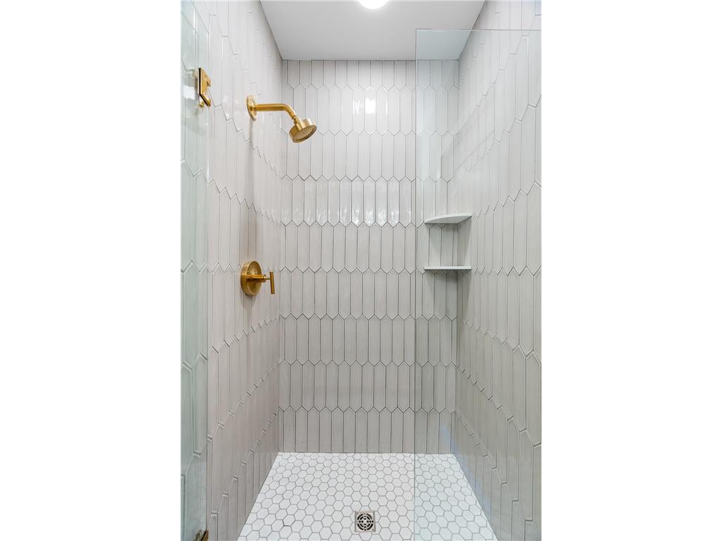 1 Hill Farm Road #303 North Oaks MN 55127 - Pleasant Lake 6825301 image8