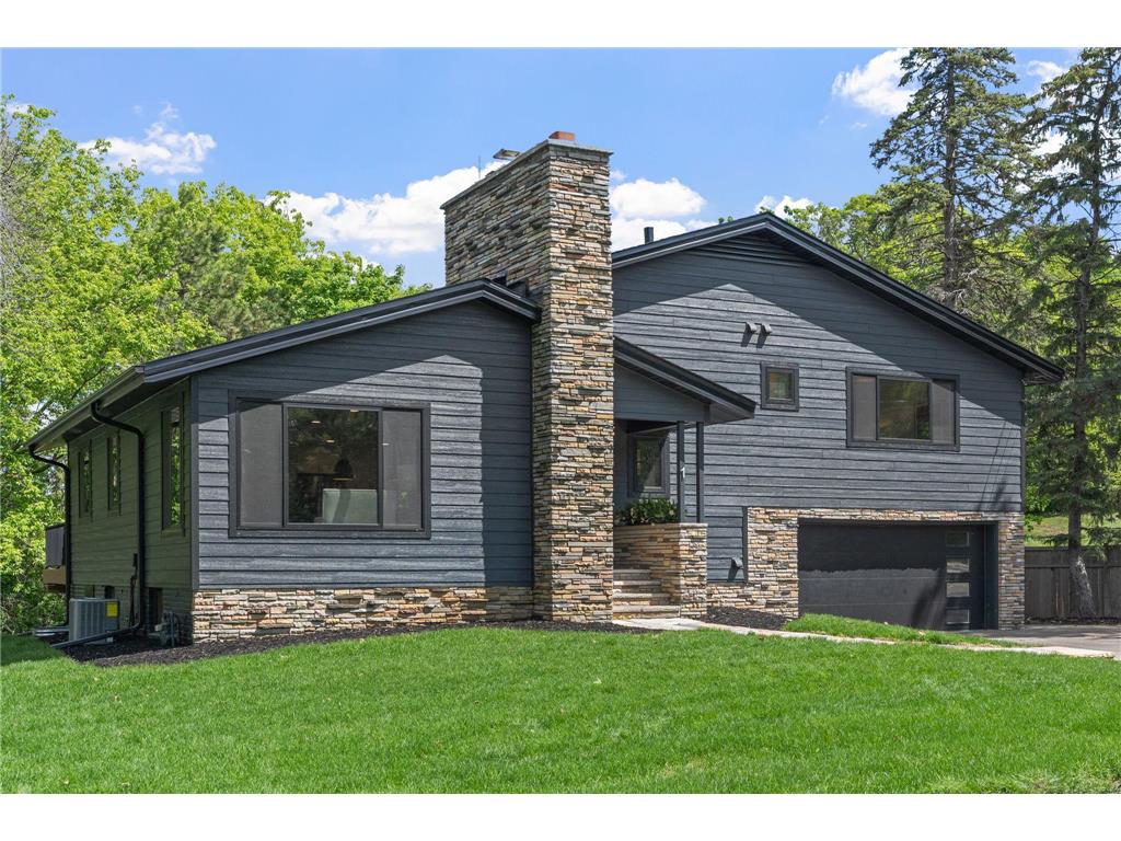 1 Maclynn Road Excelsior MN 55331 - Lake Minnetonka 6727097 image1