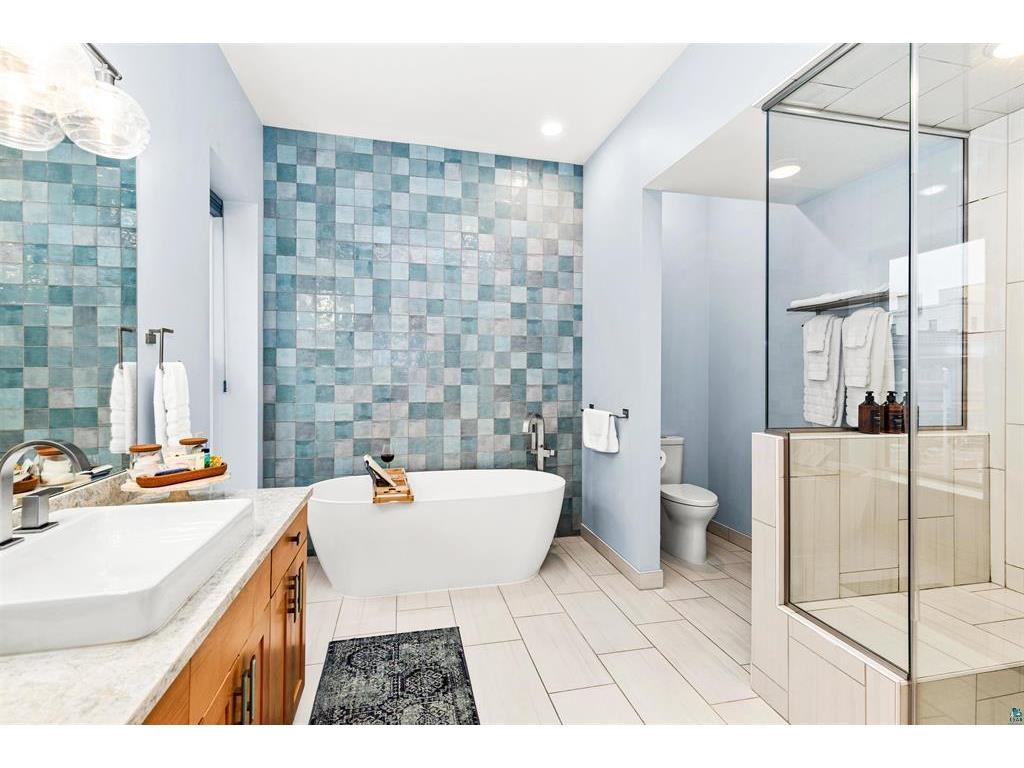 1 N Lake Avenue Duluth MN 55802 7073523 image29