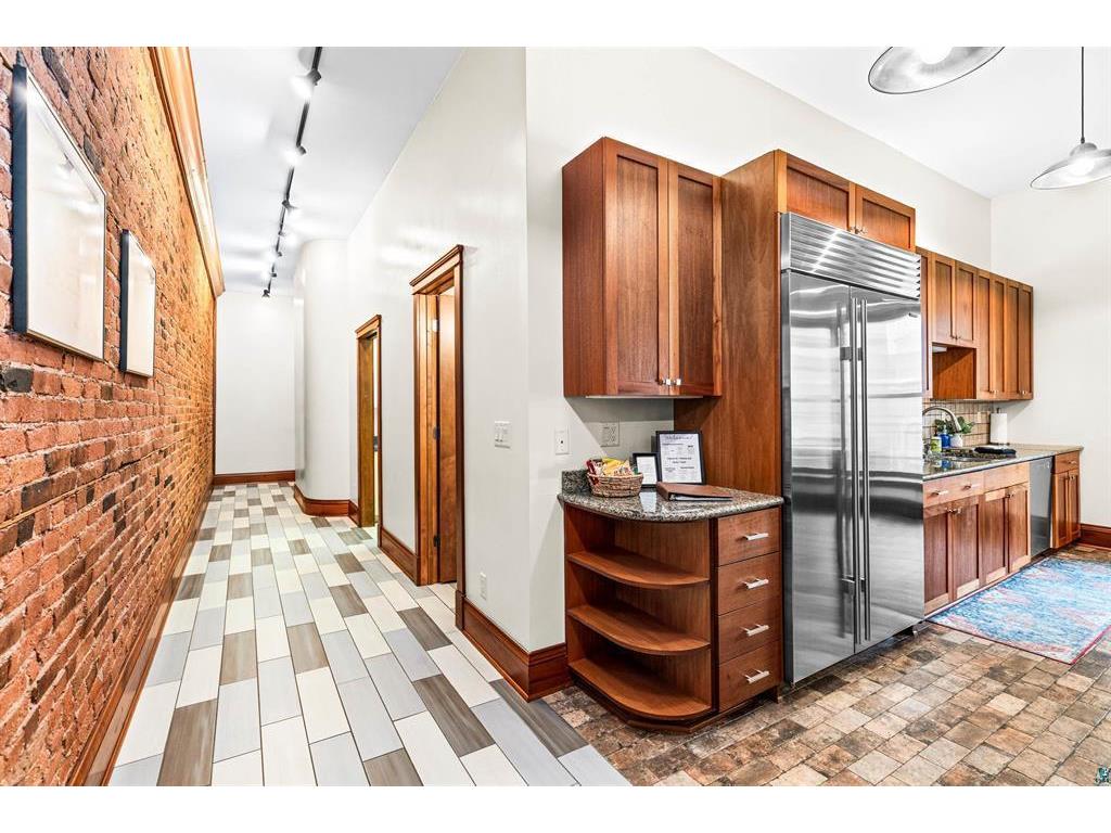 1 N Lake Avenue Duluth MN 55802 7073523 image36